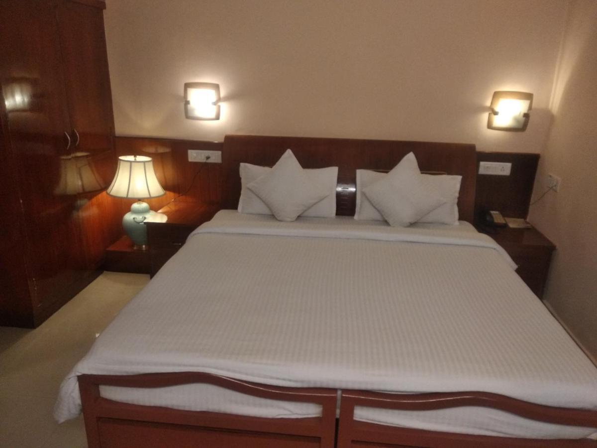 Kpm Regency Hotel Palakkad Exterior photo